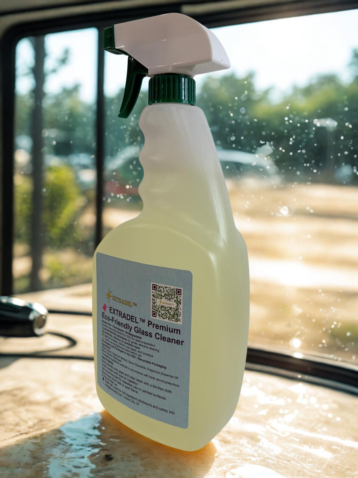 EXTRADEL™ Premium 32 fl oz Eco-Friendly Glass Cleaner, Plant-Based, Streak-Free, Light Naturally-Derived Scent, Biodegradable Spray